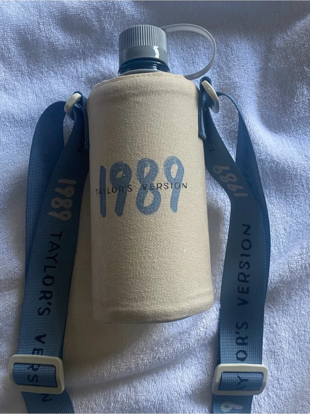 Official Taylor Swift 1989 (Taylor's Version) Water Bottle & Holder never used